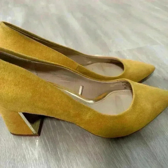 5. Zara Pointed-Toe Suede Block Heel Pumps in Yellow s 36 - Picture 2 of 12